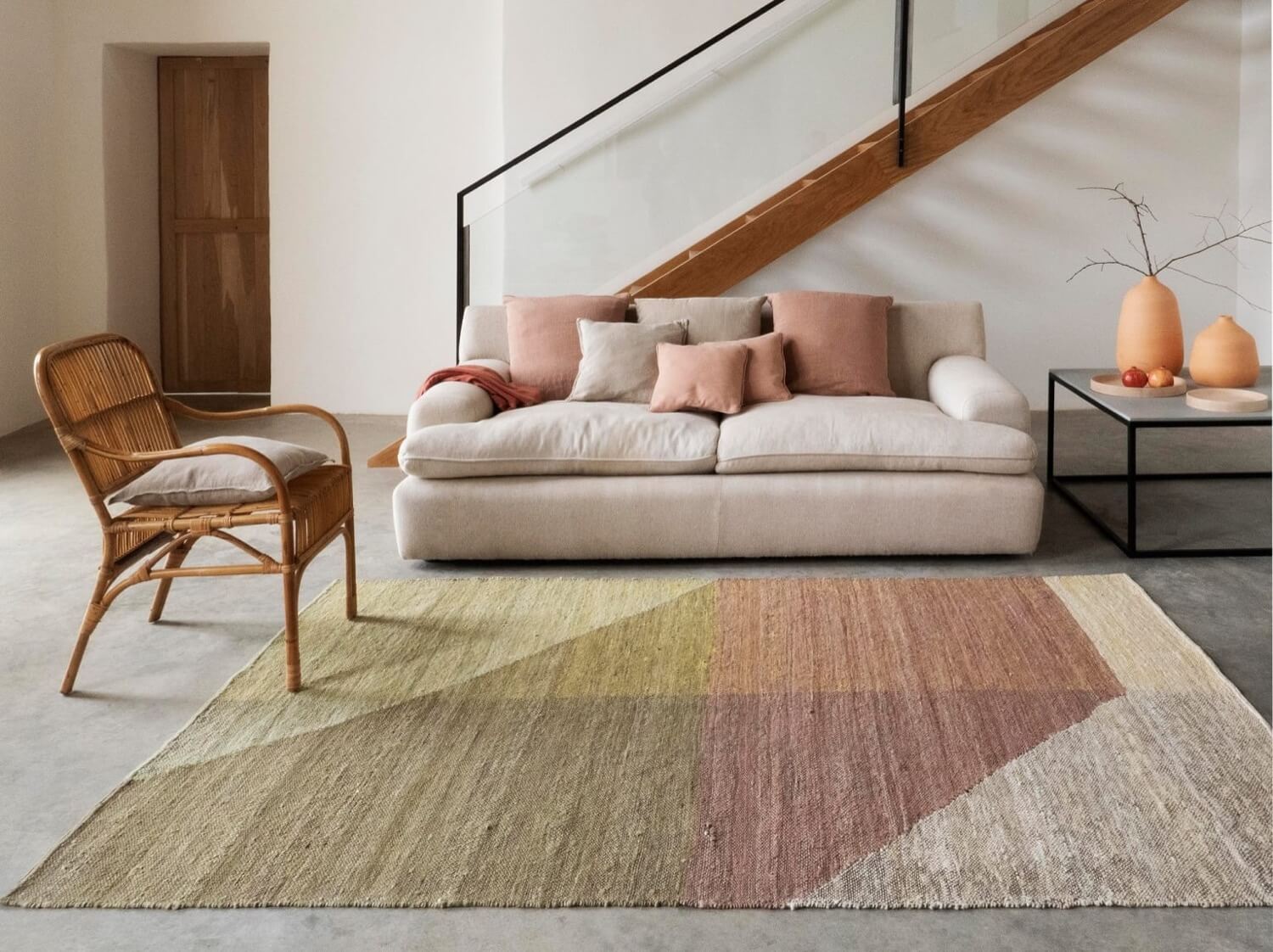 Aprende a combinar tu alfombra y sofá para tener un salón elegante | Blog  de Ambients